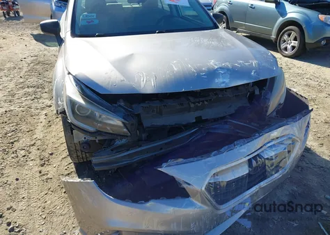 2019 Subaru Legacy 2.5I z USA, uszkodzony, nr VIN 4S3BNAB65K3023910